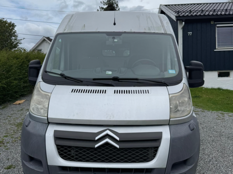 Citroen (foran bilde)